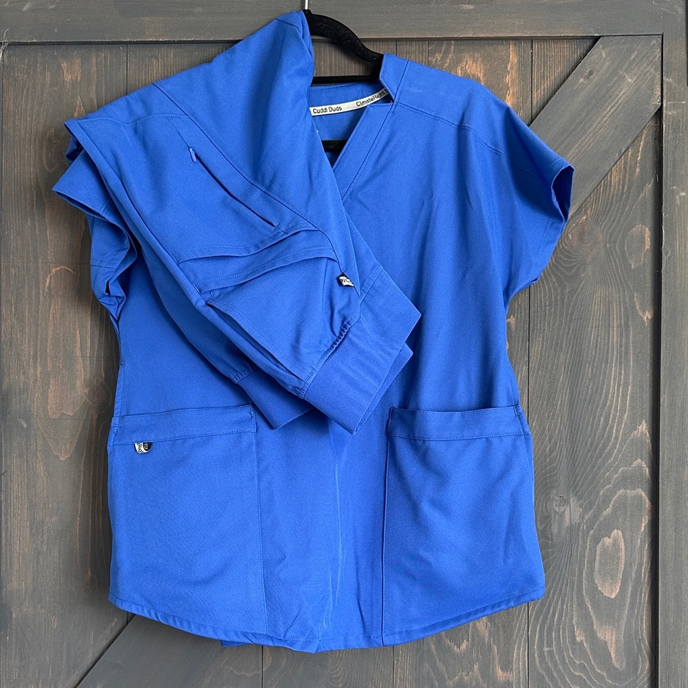 Cuddl Duds Women's Bright Blue Short Sleeve Top